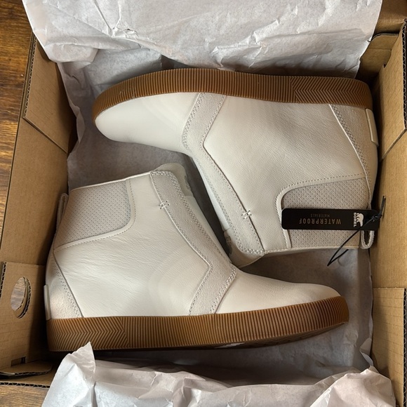 NWT Sorel Women's White Leather Winter Boots - Picture 12 of 12